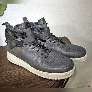 Nike SF Air Force 1 Mid 'Dark Grey'